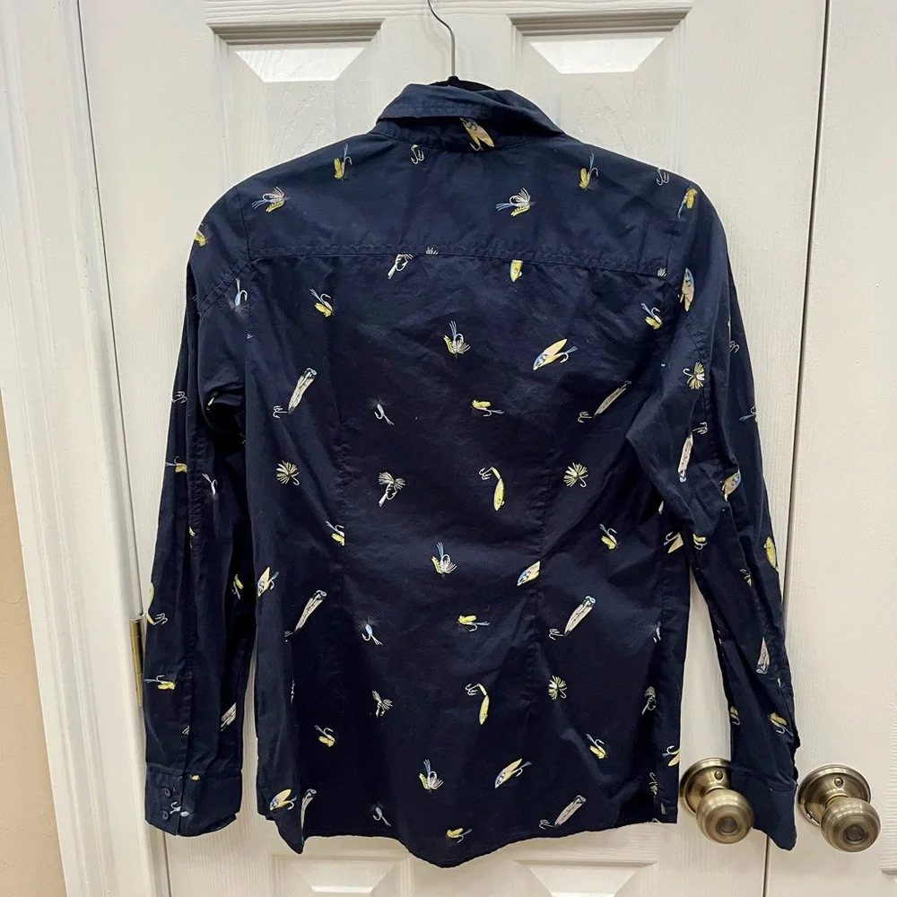 Women’s fitted Tommy Hilfiger long sleeve button up fly fishing pattern - Picture 4 of 5